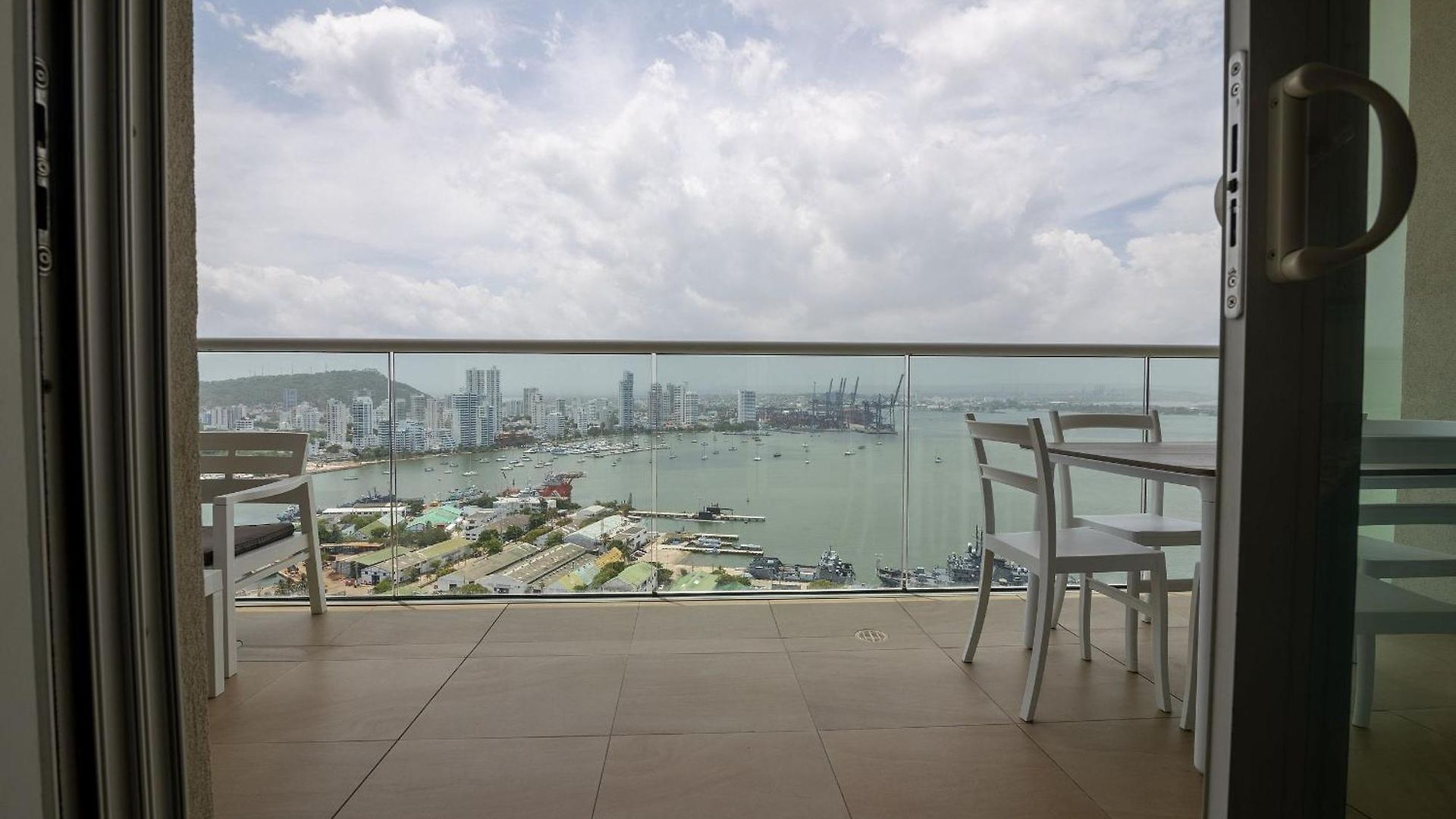 Apartment Espectacular Apto En H2 Piso 20!